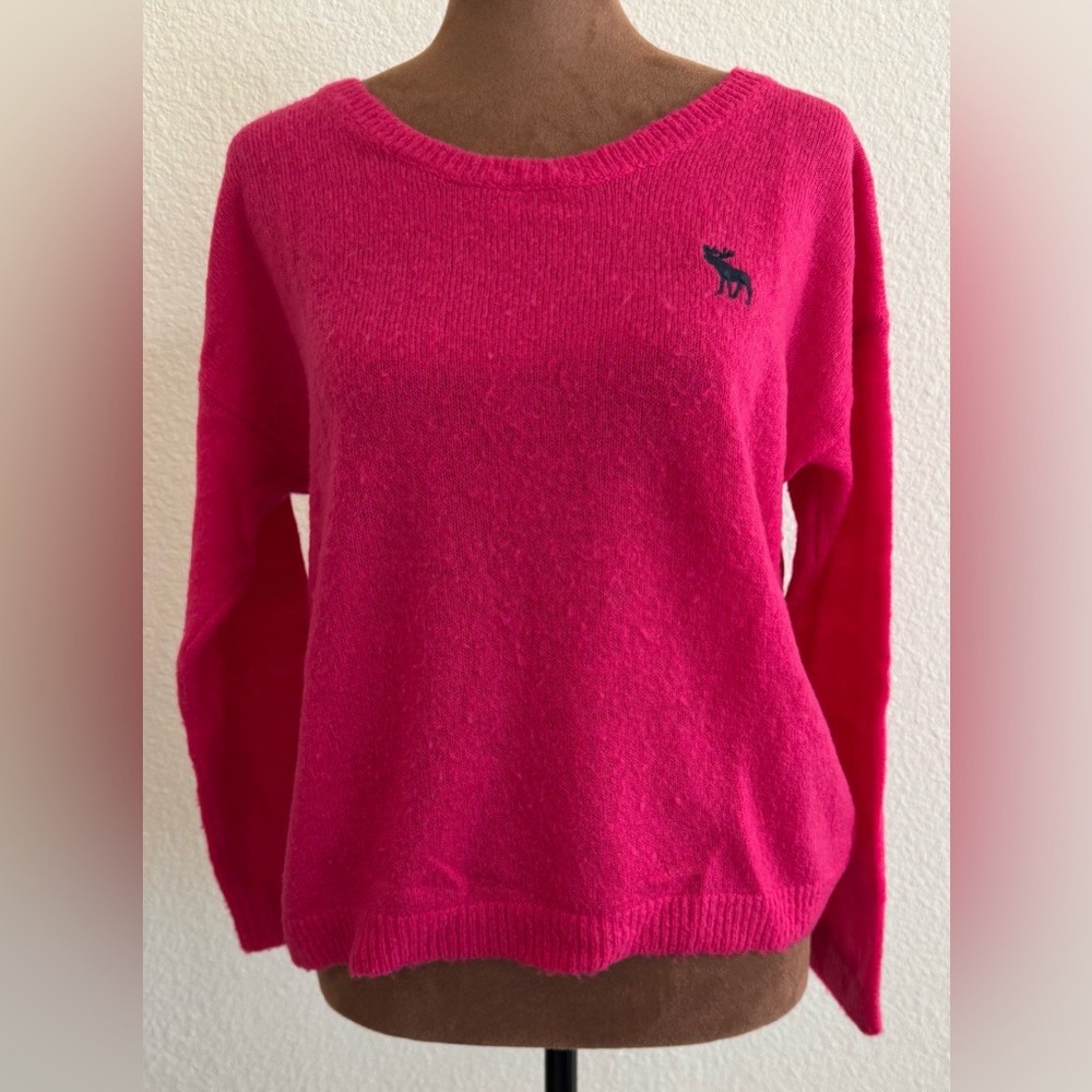 Abercrombie & Fitch Crop Pink Sweater with Moose Logo. Size L